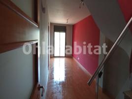 Duplex, 118 m², near bus and train, almost new