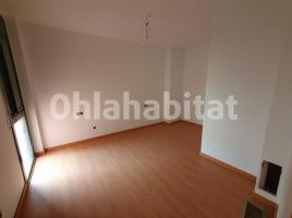 Piso, 123 m², cerca de bus y tren, seminuevo