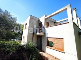 Houses (detached house), 300 m², near bus and train, almost new, Cervelló