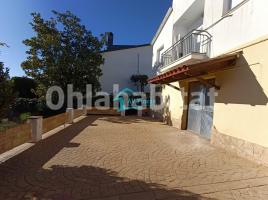 Houses (detached house), 130 m², near bus and train, Pallejà