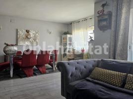 Flat, 80 m², near bus and train, Centre