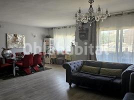 Flat, 80 m², near bus and train, Centre