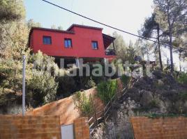 Houses (detached house), 250 m², near bus and train, almost new