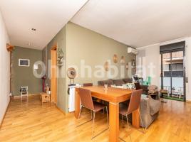 Piso, 103 m², cerca de bus y tren, seminuevo