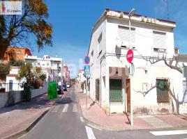 Houses (detached house), 183 m², near bus and train