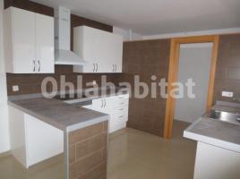 Casa (unifamiliar aïllada), 296 m², prop de bus i tren, seminou