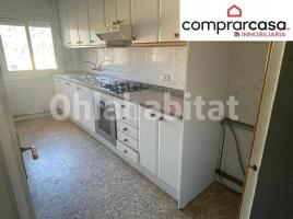 Piso, 102 m², cerca de bus y tren