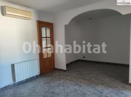 Attic, 66 m², near bus and train, La Torrasa