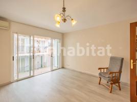 Attic, 130 m², near bus and train, Centre