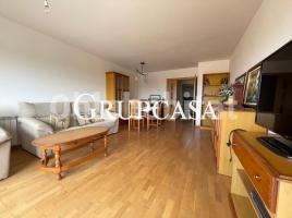 Apartamento, 110 m², cerca de bus y tren