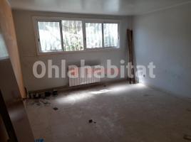 Piso, 74 m², cerca de bus y tren, Bellvitge