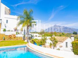 Houses (detached house), 350 m², near bus and train, Nueva Andalucía