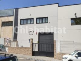 Industrial, 576 m², almost new