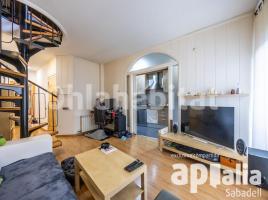 Dúplex, 112 m², prop de bus i tren, Poble - Casc Antic