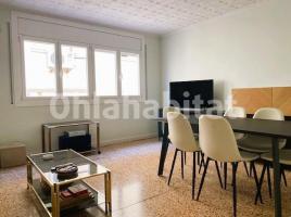 Attic, 85 m², near bus and train, Can Sant Joan