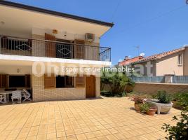 Houses (detached house), 169 m², near bus and train, El Papiol