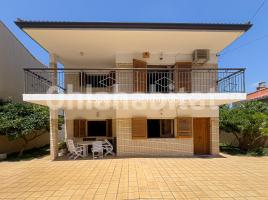 Houses (detached house), 169 m², near bus and train, El Papiol