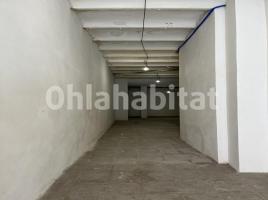 For rent business premises, 68 m², near bus and train