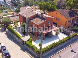 Houses (villa / tower), 268 m², almost new