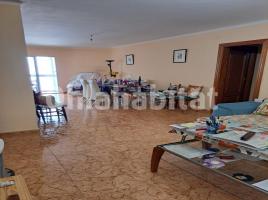 Apartamento, 130 m², cerca de bus y tren