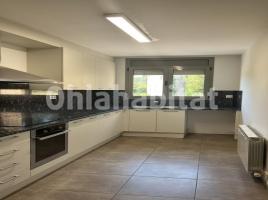 Flat, 116 m², almost new