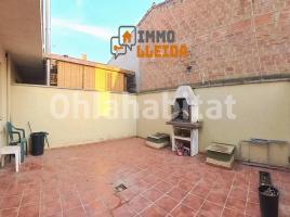 Casa (unifamiliar adosada), 143 m², seminuevo, Calle Tres