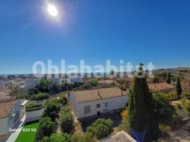 Houses (villa / tower), 185 m², almost new