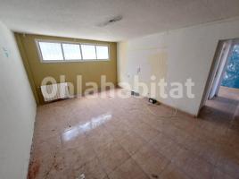 Piso, 73 m², cerca de bus y tren, Bellvitge