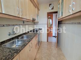 Pis, 74 m², prop de bus i tren, Llevant