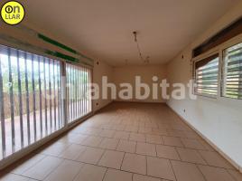 Casa (unifamiliar aislada), 246 m², cerca de bus y tren, seminuevo, Vallgorguina