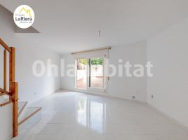 Duplex, 150 m², near bus and train, Centre