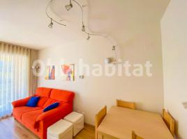 Alquiler apartamento, 67 m², cerca de bus y tren, seminuevo