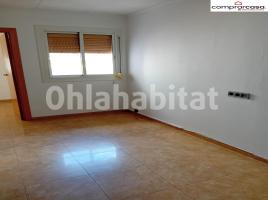 Piso, 55 m², cerca de bus y tren