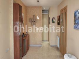 Piso, 102.16 m², cerca de bus y tren, seminuevo