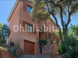 Houses (villa / tower), 250 m²