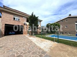 Houses (detached house), 466 m², almost new, Calle FUCSIA