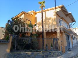 Houses (villa / tower), 230 m², near bus and train, Calle Doctor Fleming