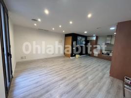 Louer apartament, 650 m², près de bus et de train, Calle Església