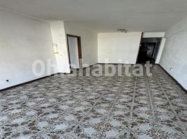 Piso, 66 m², cerca de bus y tren, Calle bogatell