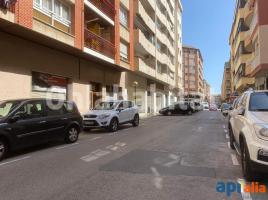 Local comercial, 69 m², cerca de bus y tren, Calle de València