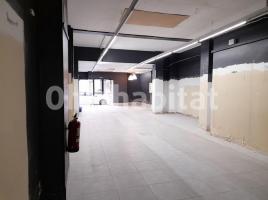 Alquiler local comercial, 224 m², cerca de bus y tren