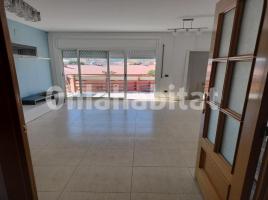 Flat, 78 m², almost new