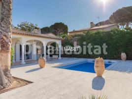 Houses (villa / tower), 312 m², Calle Pedraforca