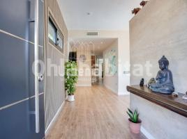 Houses (terraced house), 475 m², almost new, Zona