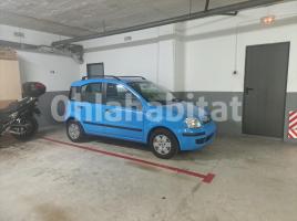 Parking, 12 m², Calle Josep Vicenç Foix, 35