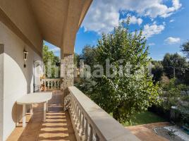 Houses (villa / tower), 229 m², Calle Pinatell