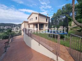 Houses (villa / tower), 407 m², almost new