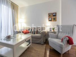 Piso, 87 m², cerca de bus y tren, seminuevo