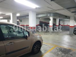 Parking, 12 m², almost new