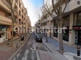 Local comercial, 69 m², prop de bus i tren